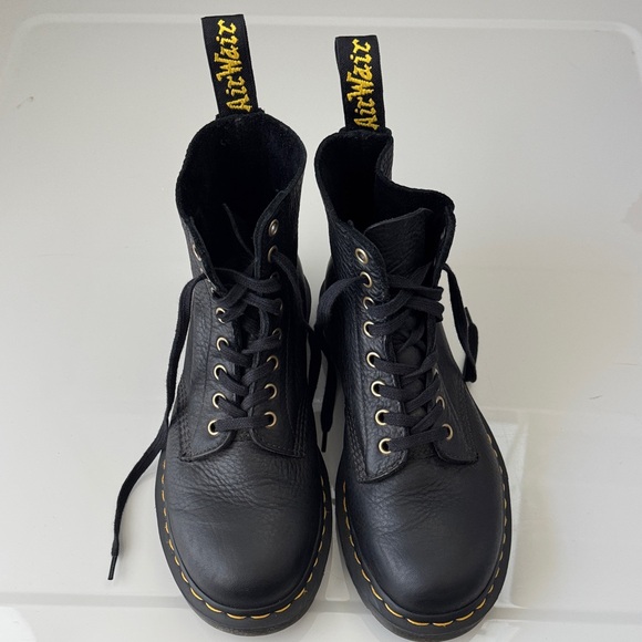 Dr. Martens Pascal Virginia Leather Black Lace Up Boots - Picture 2 of 10